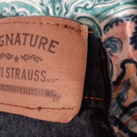 LEVIS JEANS SIGNATURE SKINNY 14R HOST PICK 6/26/22. Girls 14 - Picture 2 of 6